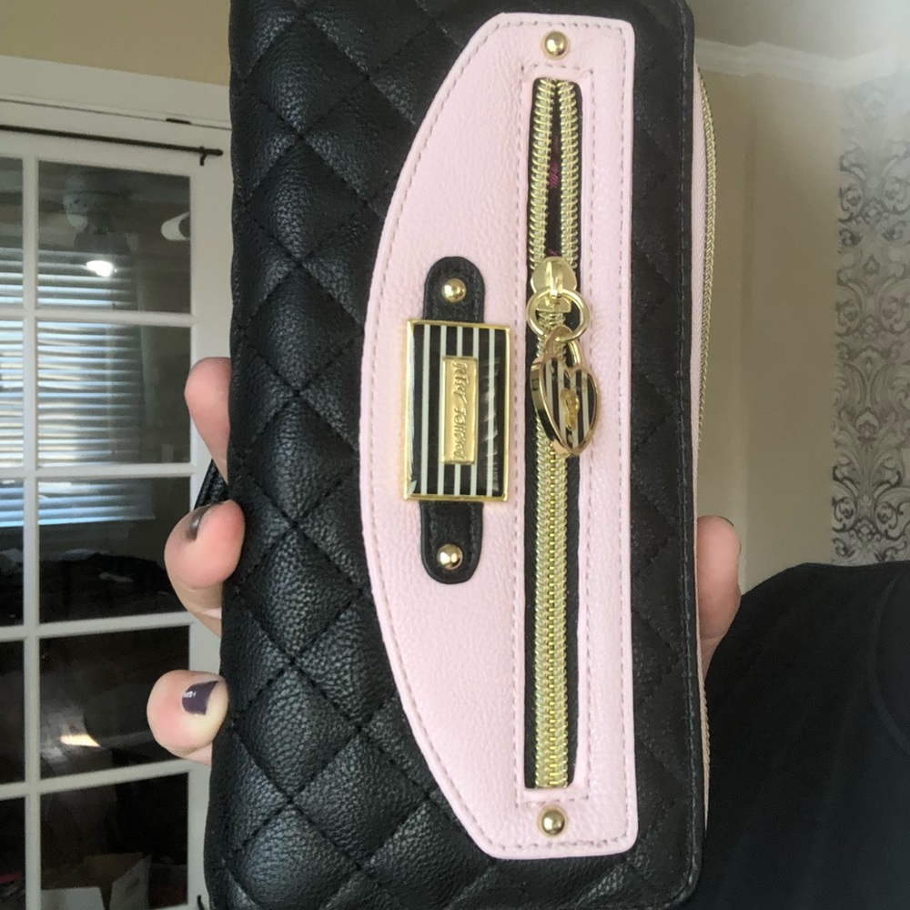 Betsey Johnson wallet new without tags